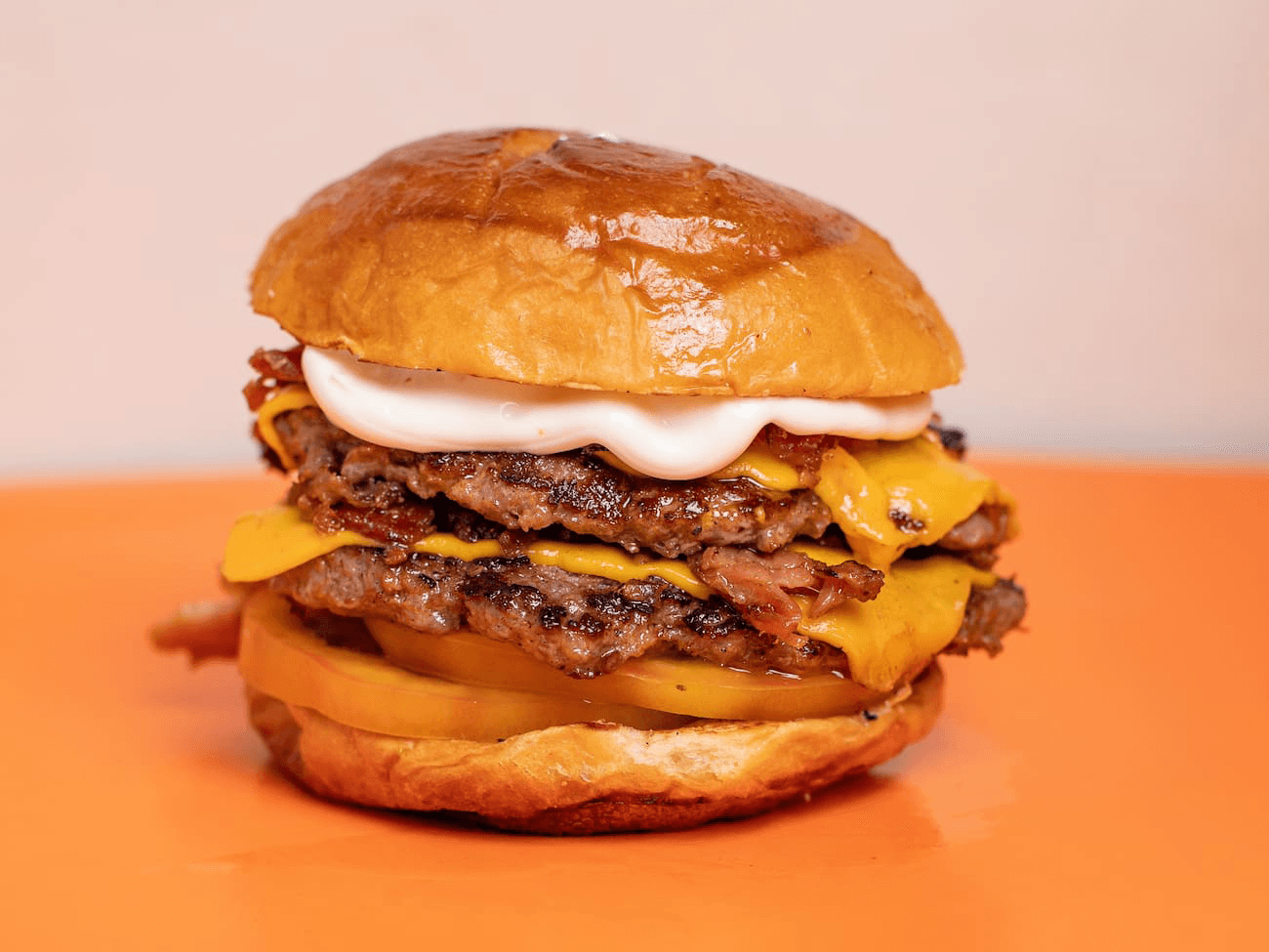Double Cheddar Muuiitaaa Carne Muiiitooo Bacon Muiiitoo Cheddar